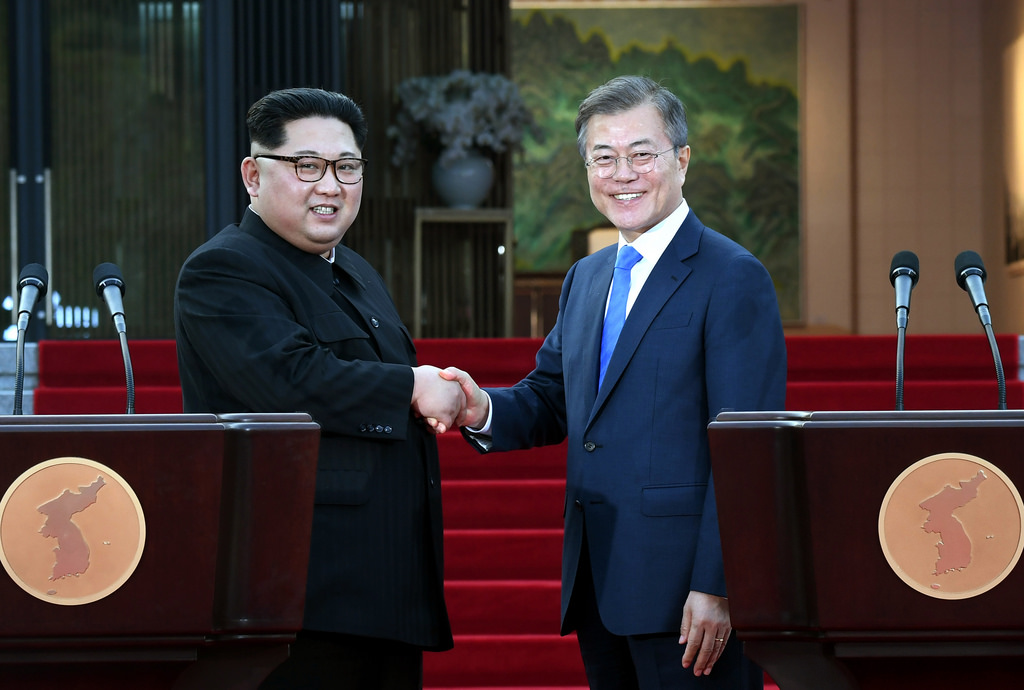 The leaders of North Korea and South Korea agreed to try and bring peace to their countries.