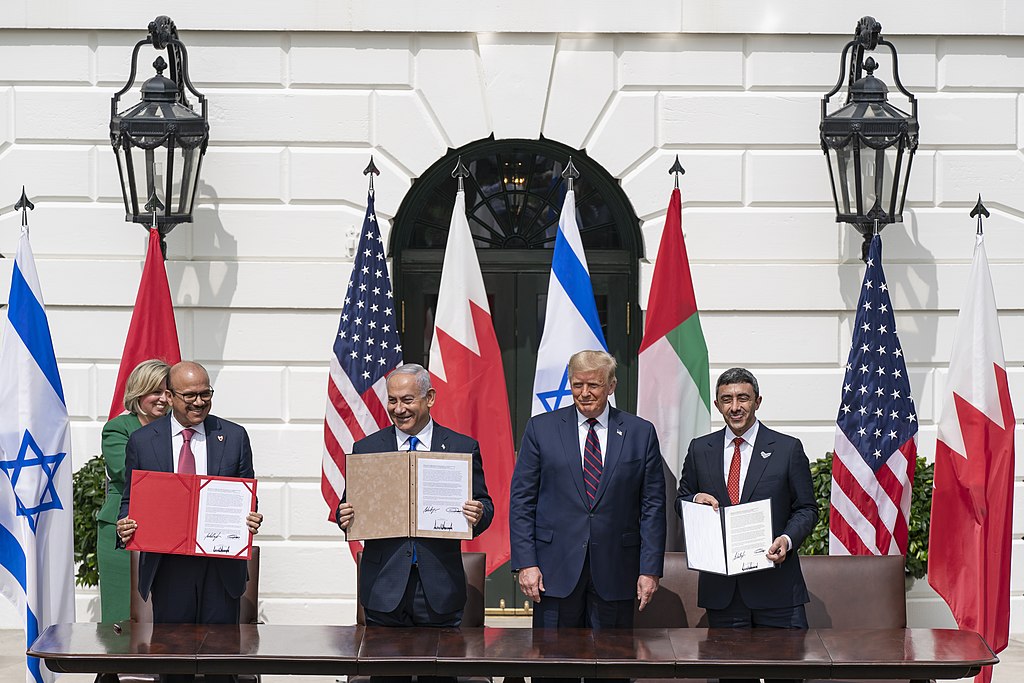 President Donald J. Trump, Minister of Foreign Affairs of Bahrain Dr. Abdullatif bin Rashid Al-Zayani, Israeli Prime Minister Benjamin Netanyahu and Minister of Foreign Affairs for the United Arab Emirates Abdullah bin Zayed Al Nahyanisigns sign the Abraham Accords Tuesday, Sept. 15, 2020