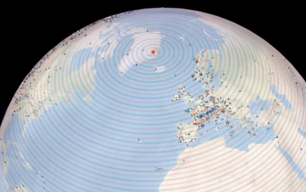 Image showing the very long-period seismic wave propagating around the globe.